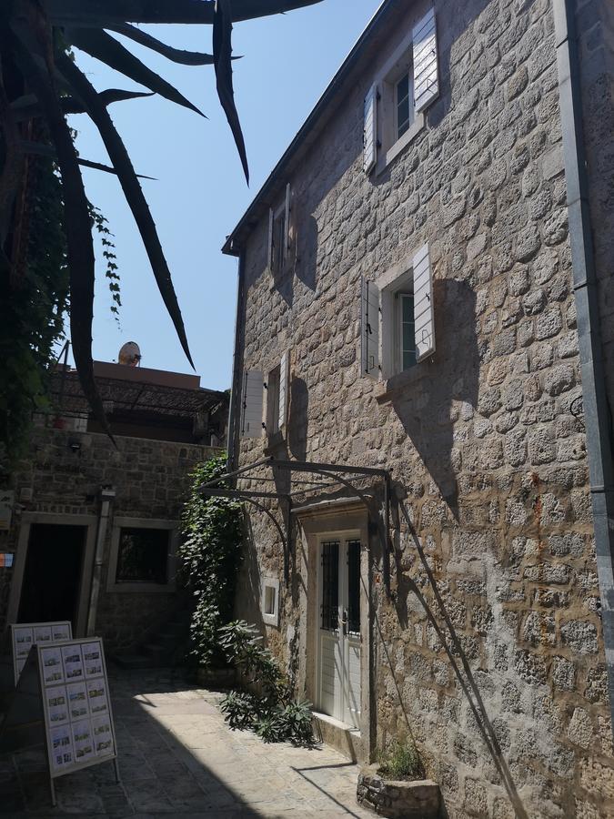 Hostel Michel Budva Ngoại thất bức ảnh