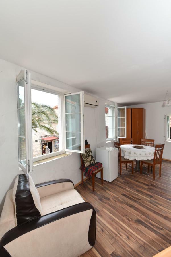 Hostel Michel Budva Ngoại thất bức ảnh