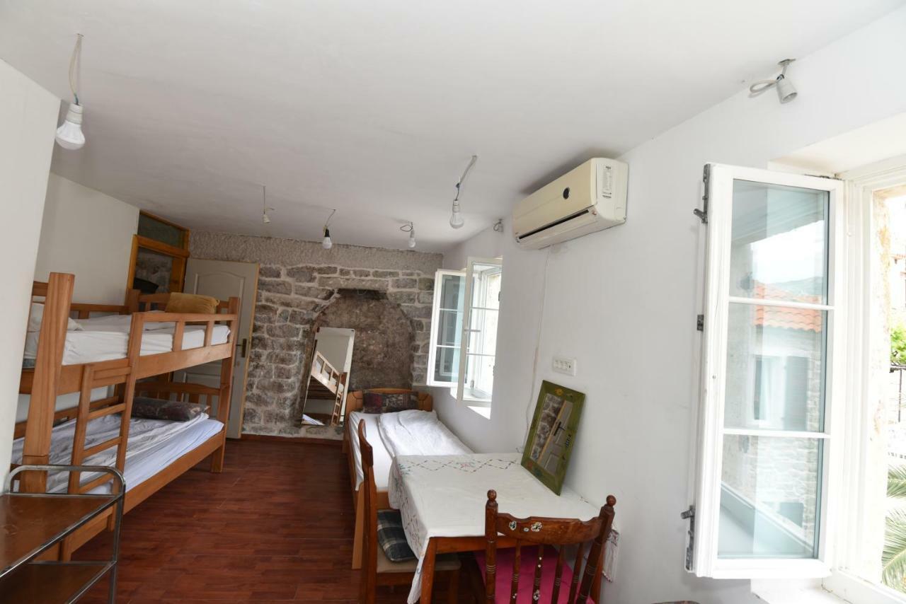 Hostel Michel Budva Ngoại thất bức ảnh